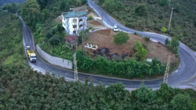 Ordu Büyükşehir Belediyesi, Gülyalı Ambarcılı-Mustafalı Mahallesi bağlantı yolunda asfalt çalışması