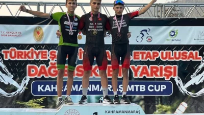 Sakarya Büyükşehir Belediyesi Spor Kulübü sporcuları, çeşitli branşlarda başarılarına devam