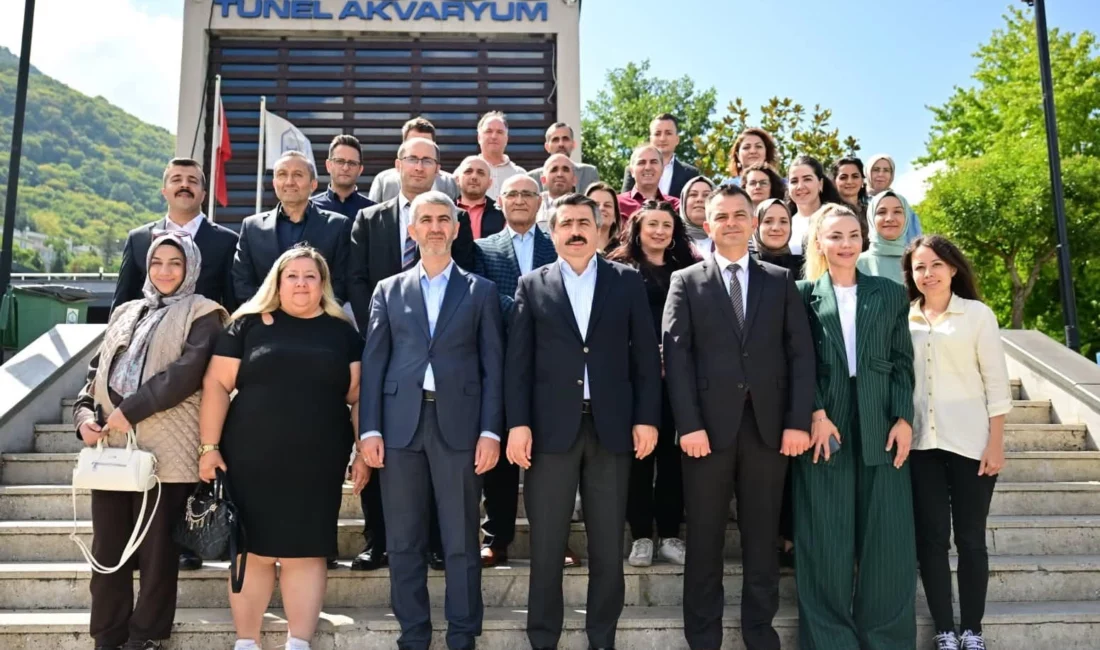Bursa'da Yıldırım Belediye Başkanı Oktay Yılmaz, Yıldırım Belediyesi Gelirler Müdürlüğü’nü