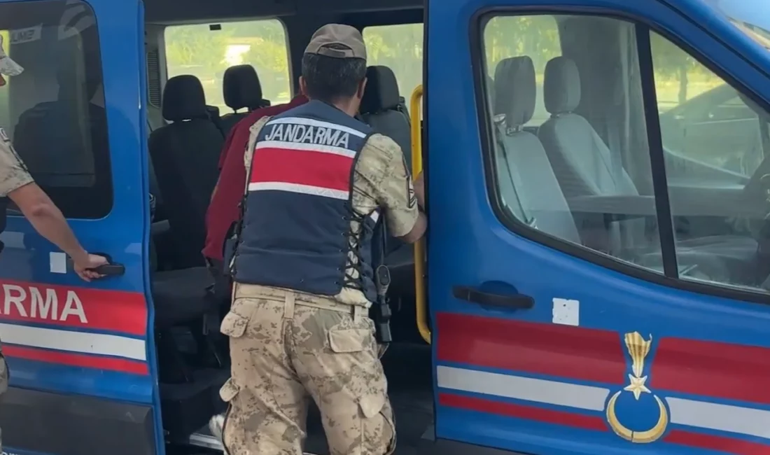 İçişleri Bakanlığı, jandarma koordinesinde düzenlenen operasyonlarda şüphelilerin hesaplarında 3,23 milyar