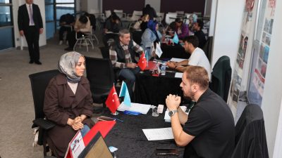 Nilüfer Belediyesi, iş arayanlar ile iş verenleri buluşturduğu toplu iş