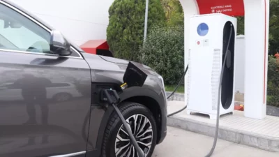 İletişim Başkanlığı Dezenformasyonla Mücadele Merkezi (DMM), elektrikli araçların evlerde şarj
