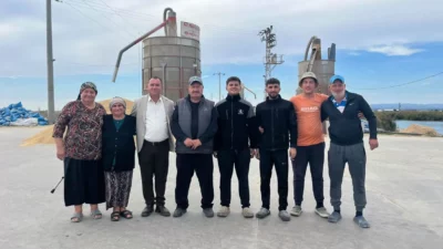 Yenikarpuzlu Beldesi Belediye Başkanı Ahmet Köprü, 2026 yılı çeltik hasadı