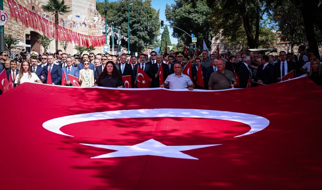 Bursa’nın Yunan işgalinden kurtuluşunun 104. yıl dönümü, kentte düzenlenen kortej