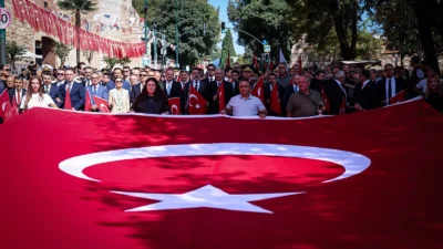Bursa’nın Yunan işgalinden kurtuluşunun 104. yıl dönümü, kentte düzenlenen kortej