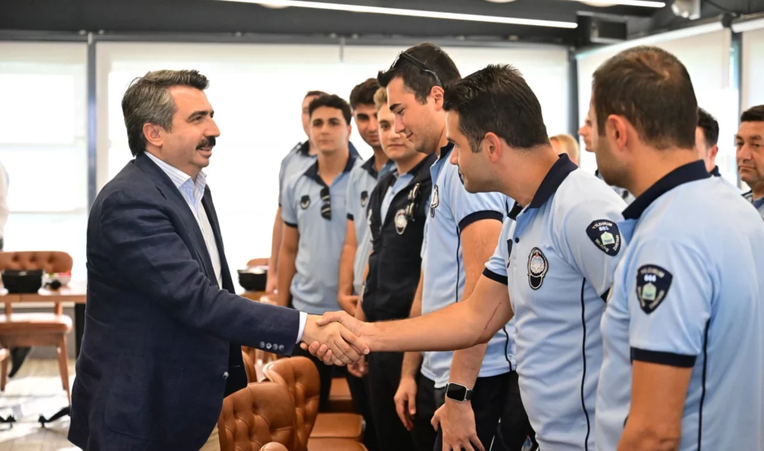 Bursa'da Yıldırım Belediye Başkanı Oktay Yılmaz, Zabıta Haftası dolayısıyla Yıldırım