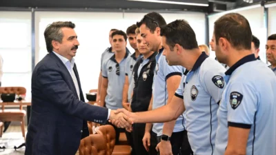 Bursa'da Yıldırım Belediye Başkanı Oktay Yılmaz, Zabıta Haftası dolayısıyla Yıldırım