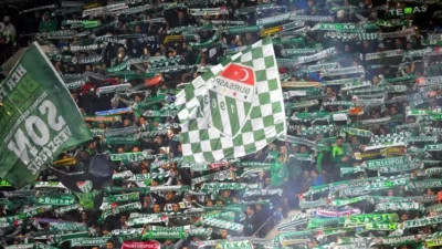 Bursaspor, kombine sahibi taraftarların maçlık kombine transferi için tanınan süreyi