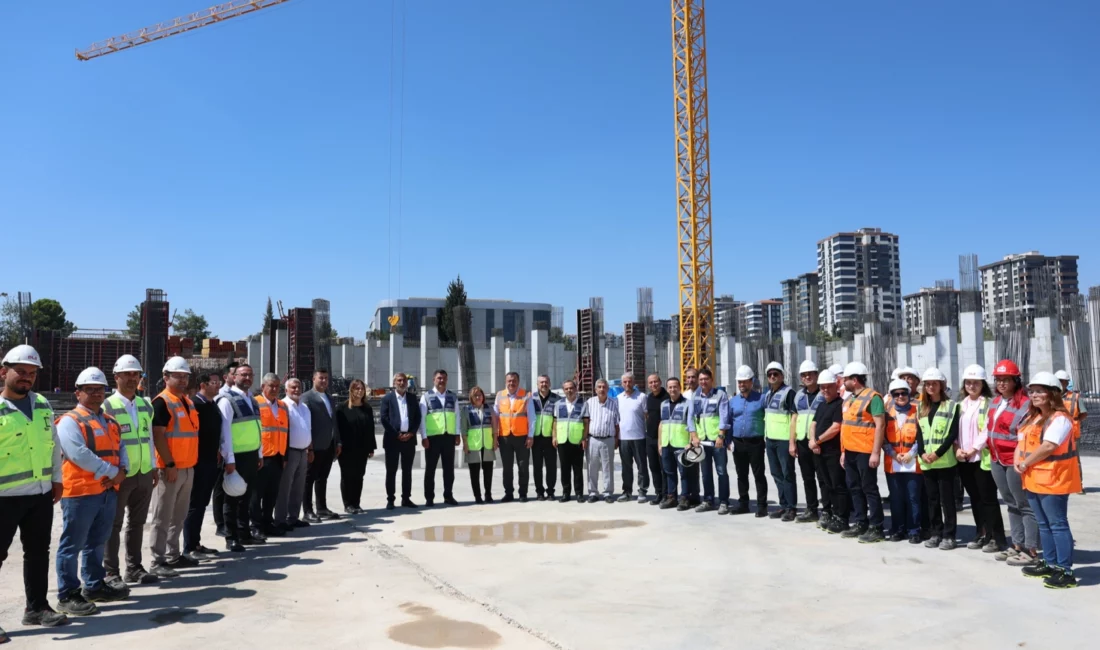Gaziantep Büyükşehir Belediye Başkanı Fatma Şahin, yapımı devam eden yeni
