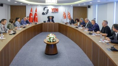 Özgür Özel Alevi Kurumlarının Temsilcileriyle Bir Araya Geldi