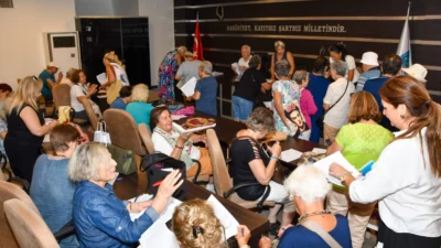 İzmir Narlıdere Belediyesi’nin Ege Geriatri Derneği iş birliğiyle hayata geçirdiği