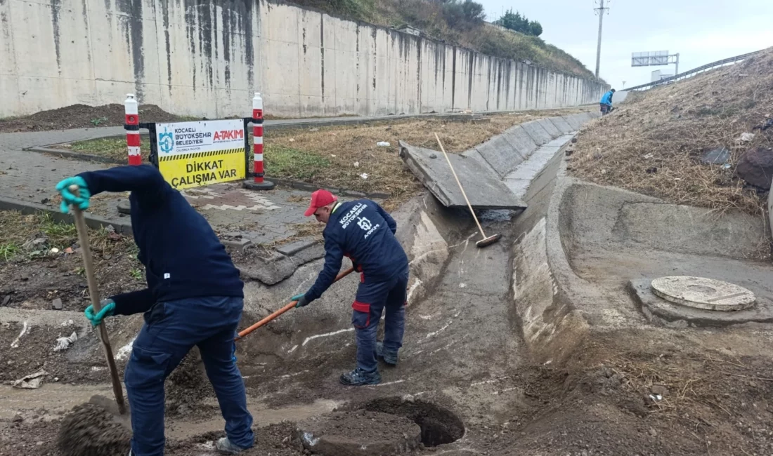 Büyükşehir Belediyesi ekipleri, Kocaeli’de etkili olan yağışlı hava nedeniyle sahadaki
