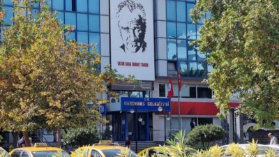 İzmir'in Menderes ilçesinde rüşvet, irtikap ve sahtecilik iddialarına ilişkin yürütülen