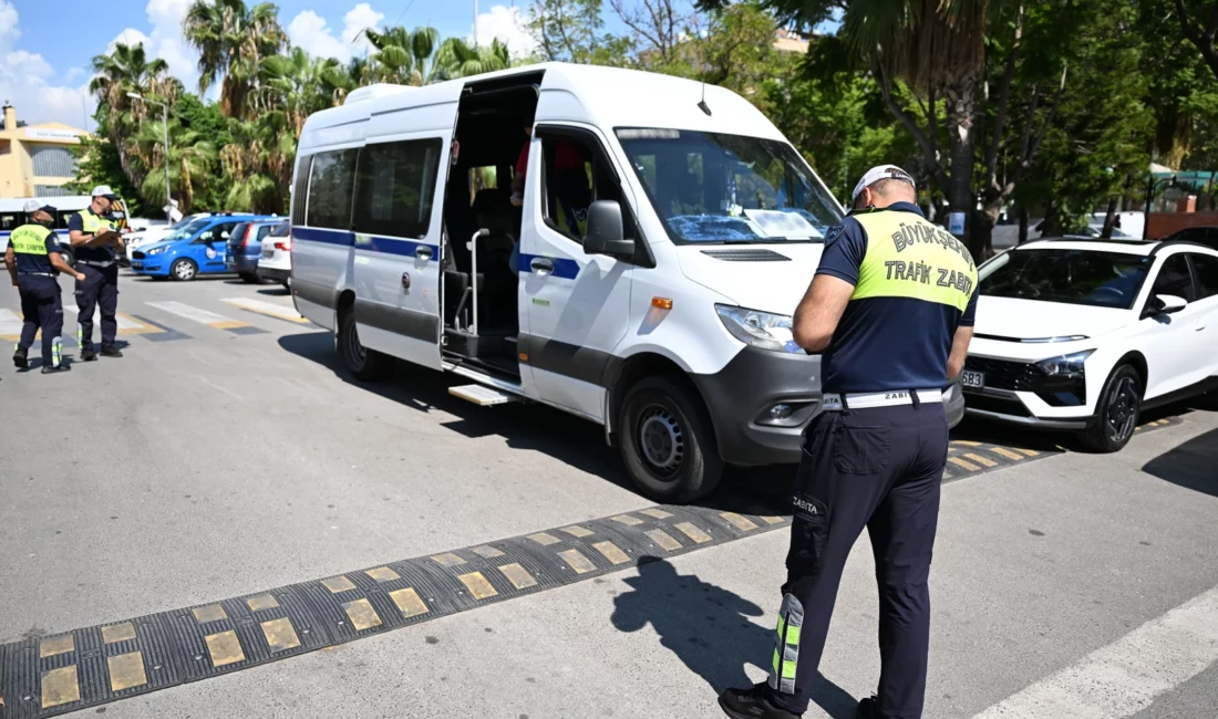 Mersin Büyükşehir Belediyesi, öğrencilerin okul ile ev arasındaki yolculuklarını güvenli