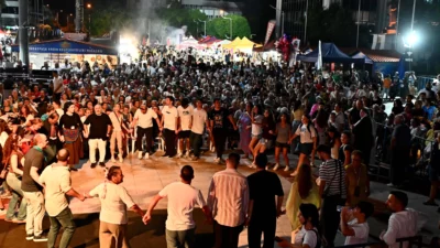 Antalya’da Muratpaşa Belediyesi’nin Türkiye’nin dört bir yanından kültürleri, yöresel lezzetleri,