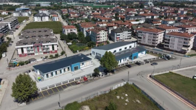 Sakarya Büyükşehir Belediyesi'nin Arifiye'de inşa ettiği Gençlik Merkezi ve Yüzme