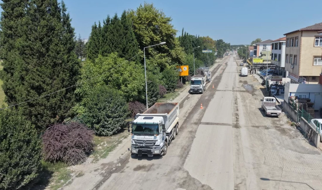 Sakarya Büyükşehir Belediyesi, Arifiye Atatürk Caddesi’nde altyapı çalışmalarını tamamlayarak üstyapı