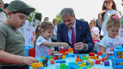 Sakarya Büyükşehir Belediyesi, yaz boyunca çocuklar için düzenlediği birbirinden renkli