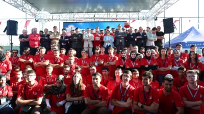 Gaziantep’te TEKNOFEST 2026 kapsamında düzenlenen Sürü İHA Yarışması’nda ödüller sahiplerini