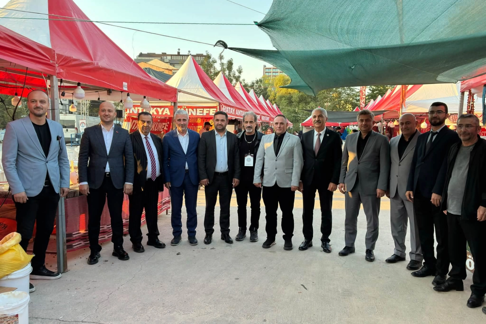 Gebze Trabzonlular Derneği tarafından düzenlenen Trabzon Günleri, yoğun katılımla başladı.