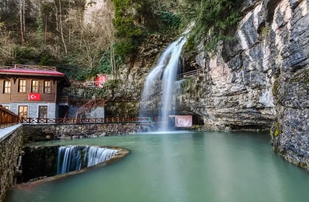 Trabzon Büyükşehir Belediyesi bünyesinde hizmet veren Atatürk Köşkü, Çal Mağarası,