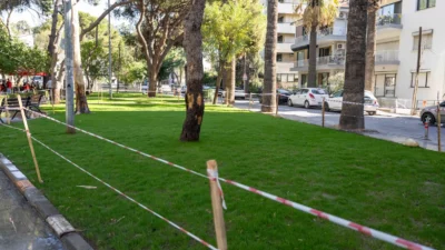İzmir'de Bornova Belediye Başkanı Ömer Eşki, ilçenin sembol alanlarından Büyükpark’taki