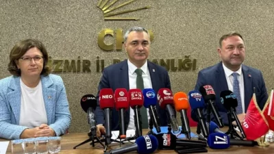 CHP Genel Başkan Yardımcısı ve Parti Sözcüsü Müslim Sarı, İzmir’de