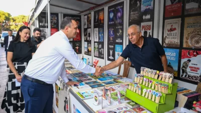 İzmir'de Bornova Belediyesi tarafından usta şair Attila İlhan anısına düzenlenen 7.