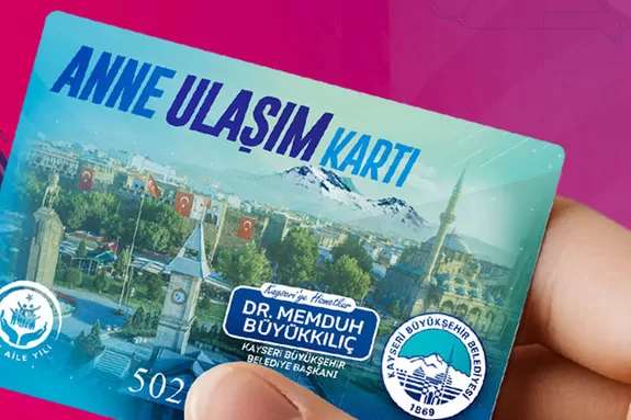 Kayseri Büyükşehir Belediyesi’nin Aile Yılı kapsamında hayata geçirdiği “Anne Ulaşım
