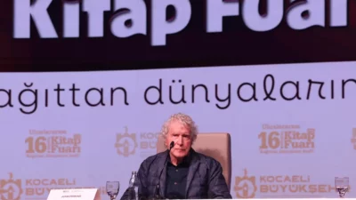 16. Uluslararası Kocaeli Kitap Fuarı’nda konuşan dünyaca ünlü Amerikalı yazar