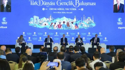 Kocaeli Büyükşehir Belediyesi’nin ev sahipliğinde gerçekleştirilen ‘Türk Dünyası Gençlik Buluşması’nın