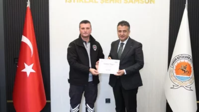 Samsun Büyükşehir Belediye Başkanı Halit Doğan, görevi sırasında bir çocuğun