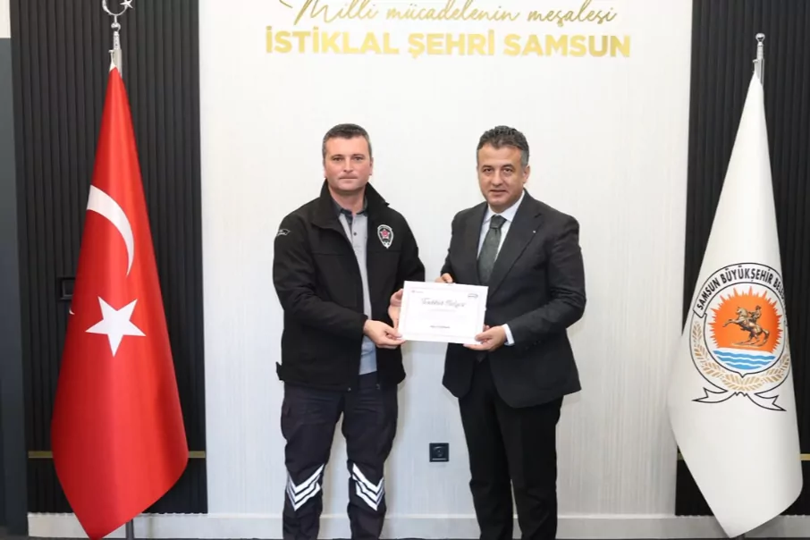 Samsun Büyükşehir Belediye Başkanı Halit Doğan, görevi sırasında bir çocuğun